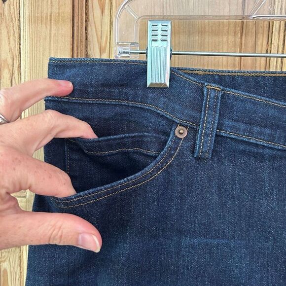 Women's Duluth Trading Company Size 12 x 29 Jeans -‎ Dark Wash Blue Straight Leg - Picture 2 of 6